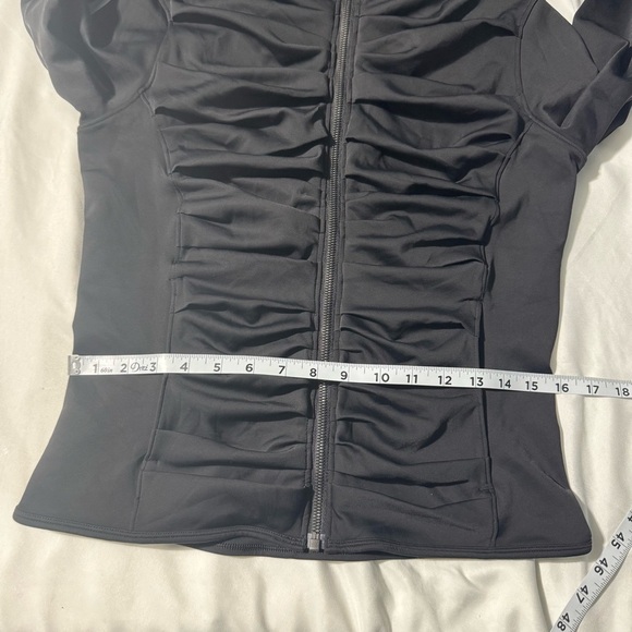 Lululemon Bold Move Zip Up Hooded Jacket Nulu Fabric Size 8 - Picture 9 of 15